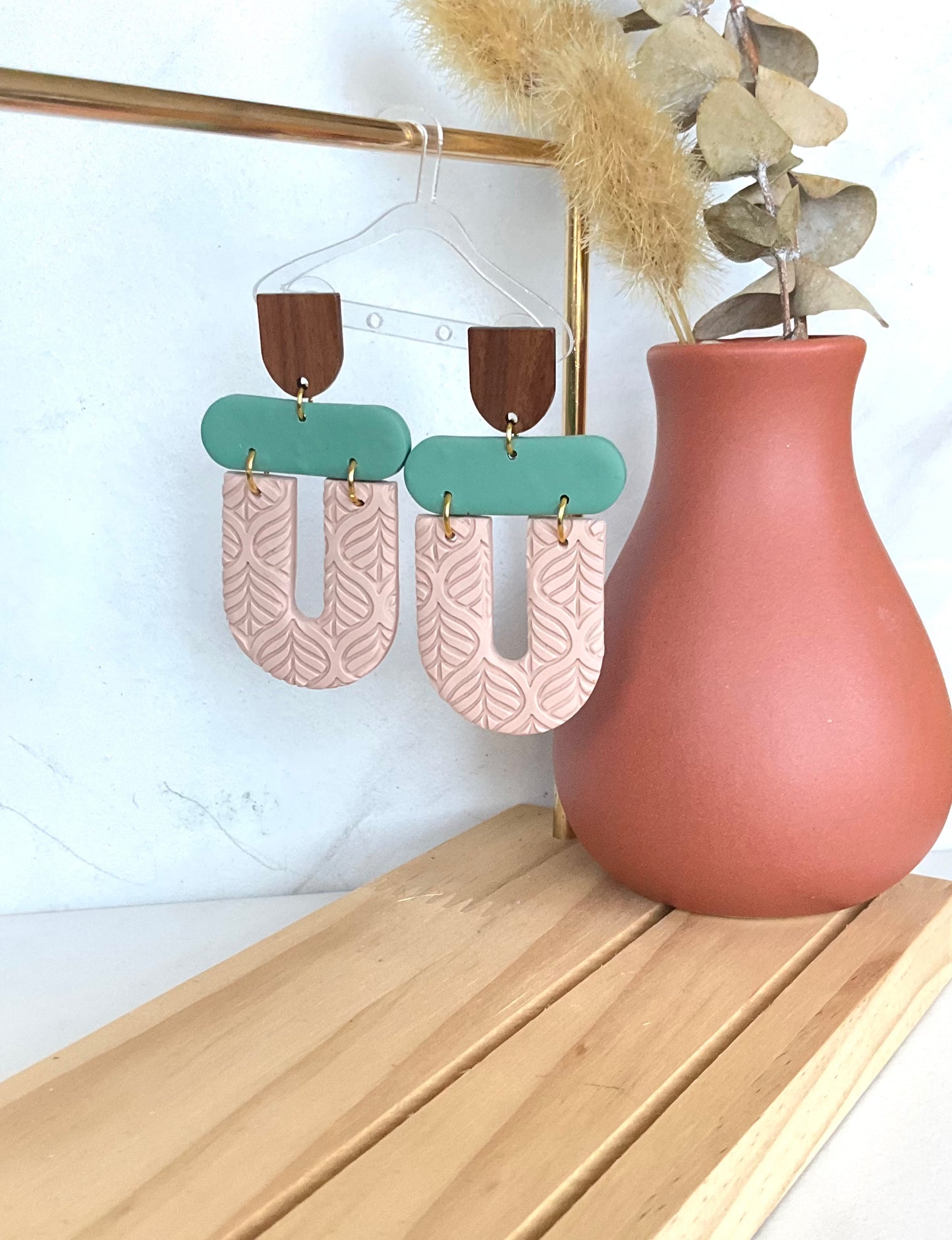 Textured U with Wood Detail