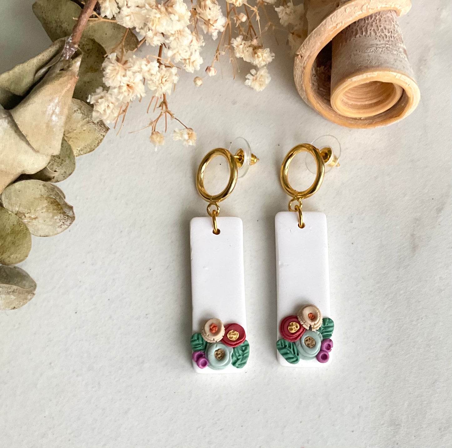 Botanical Simplicity in Multiple Colors with Metal Detail