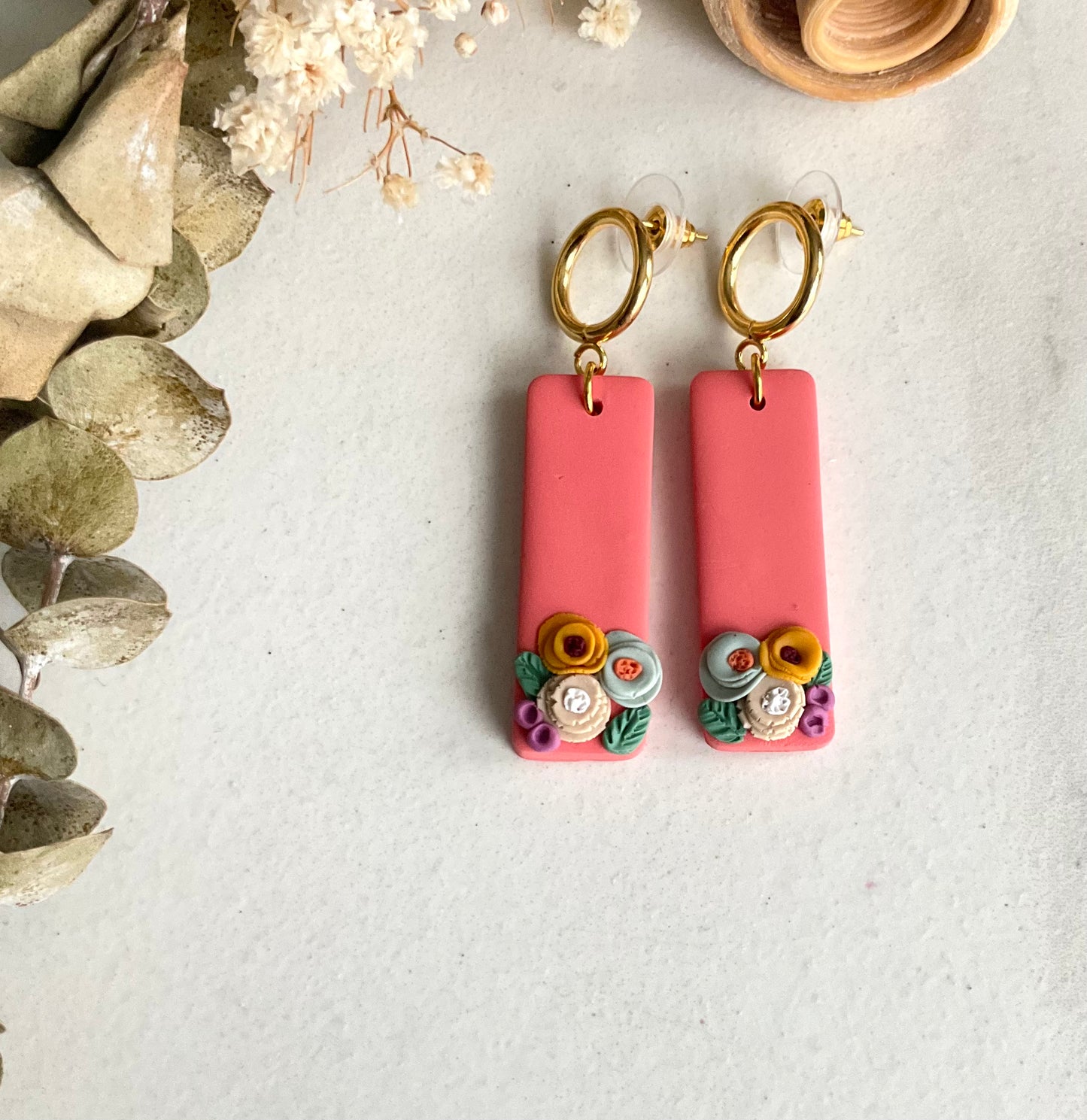 Botanical Simplicity in Multiple Colors with Metal Detail