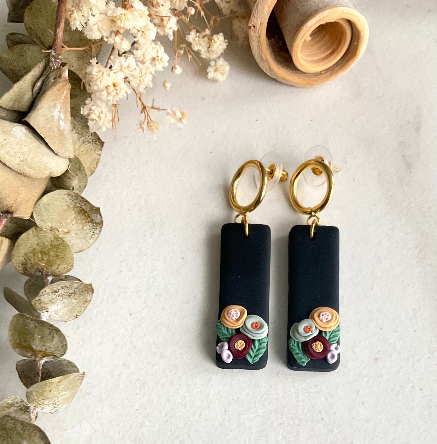 Botanical Simplicity in Multiple Colors with Metal Detail