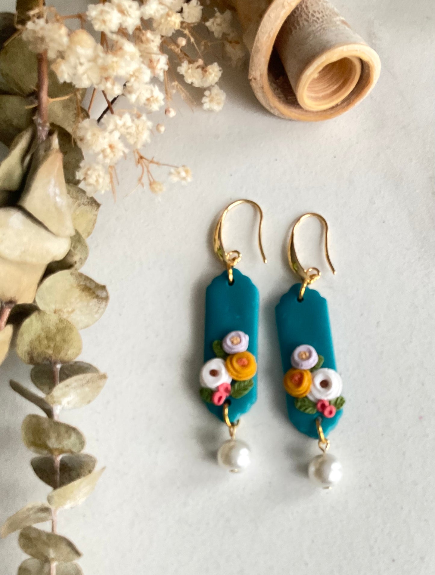 Botanical Simplicity in Multiple Colors with Metal Detail