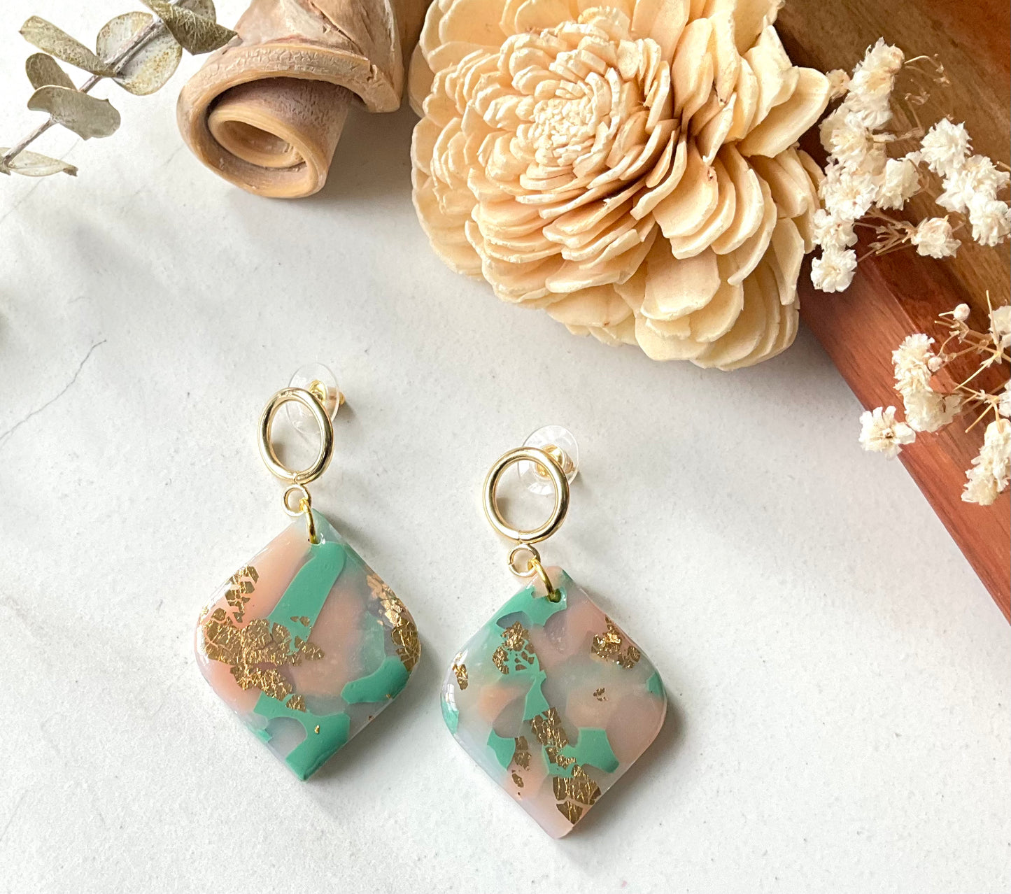 Coastal Serenity in Multiple Colors with Metal Detail