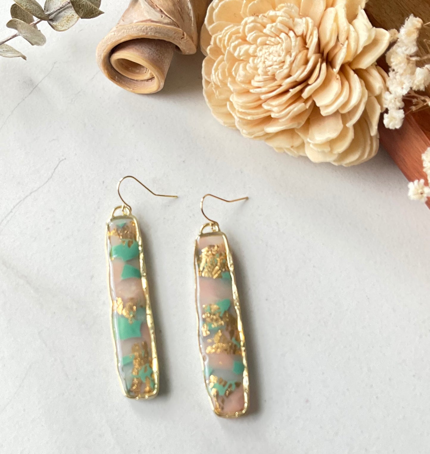 Coastal Serenity in Multiple Colors with Metal Detail