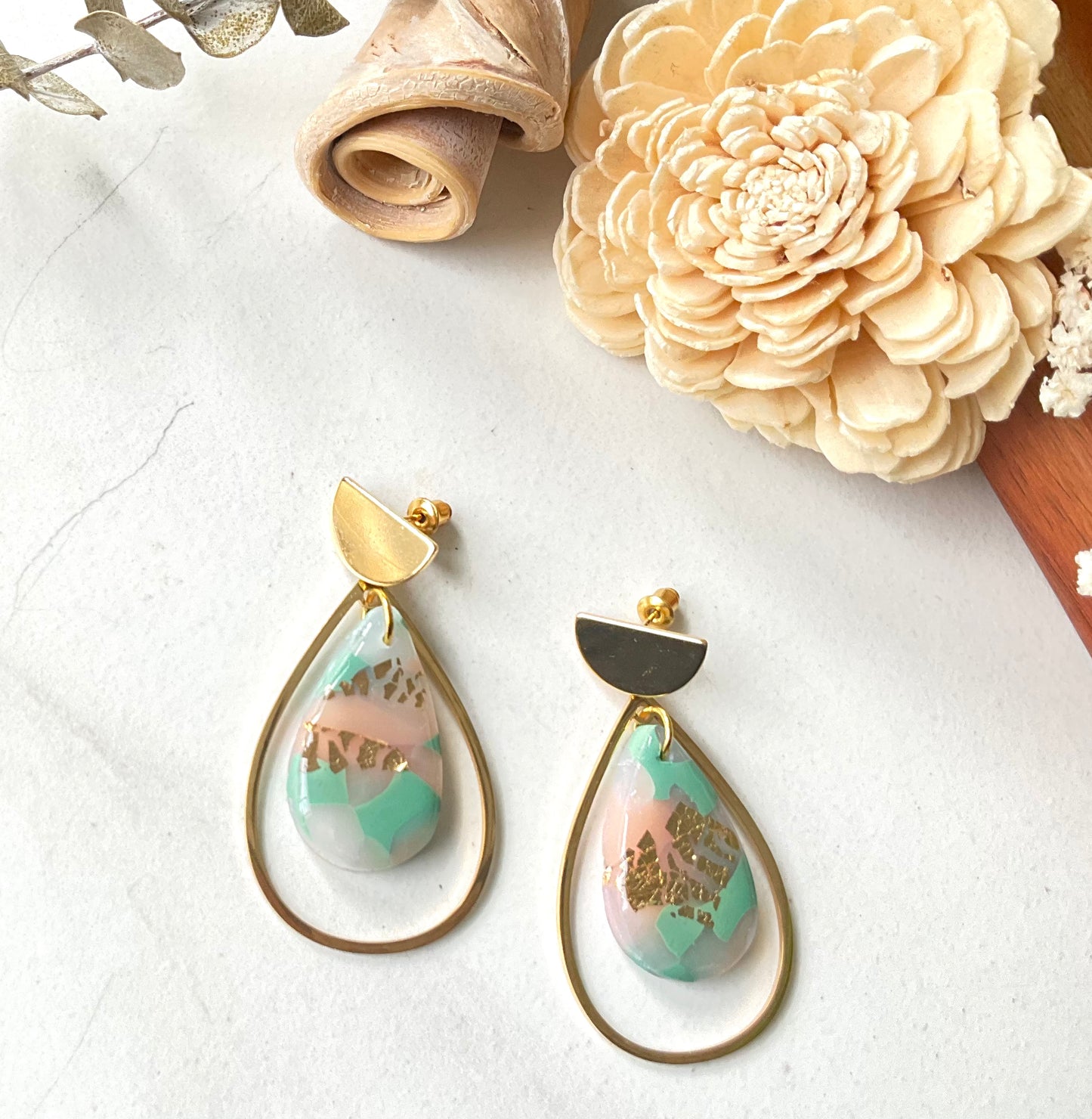 Coastal Serenity in Multiple Colors with Metal Detail