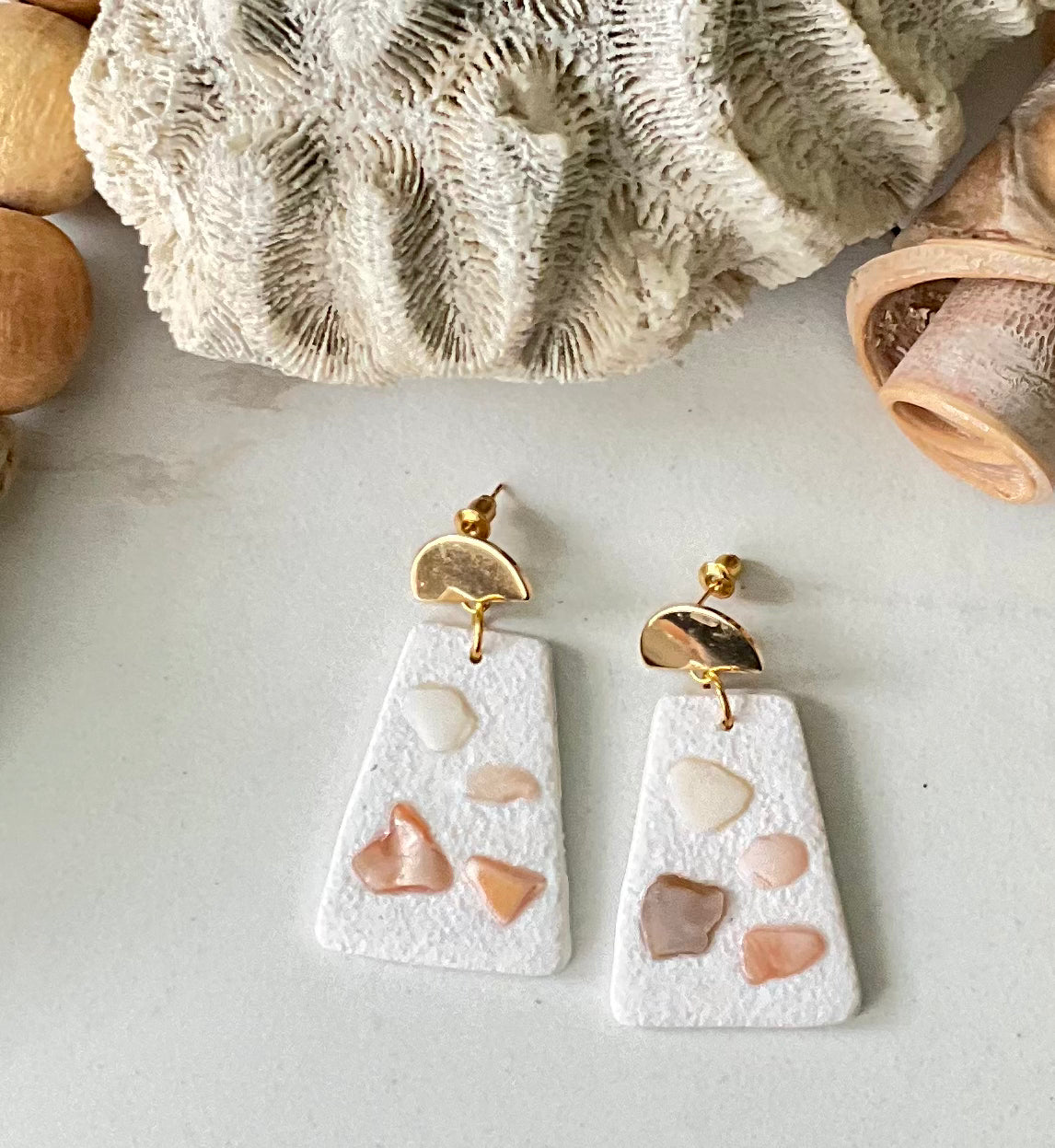 Shell Beach in White with Shell and Metal Detail