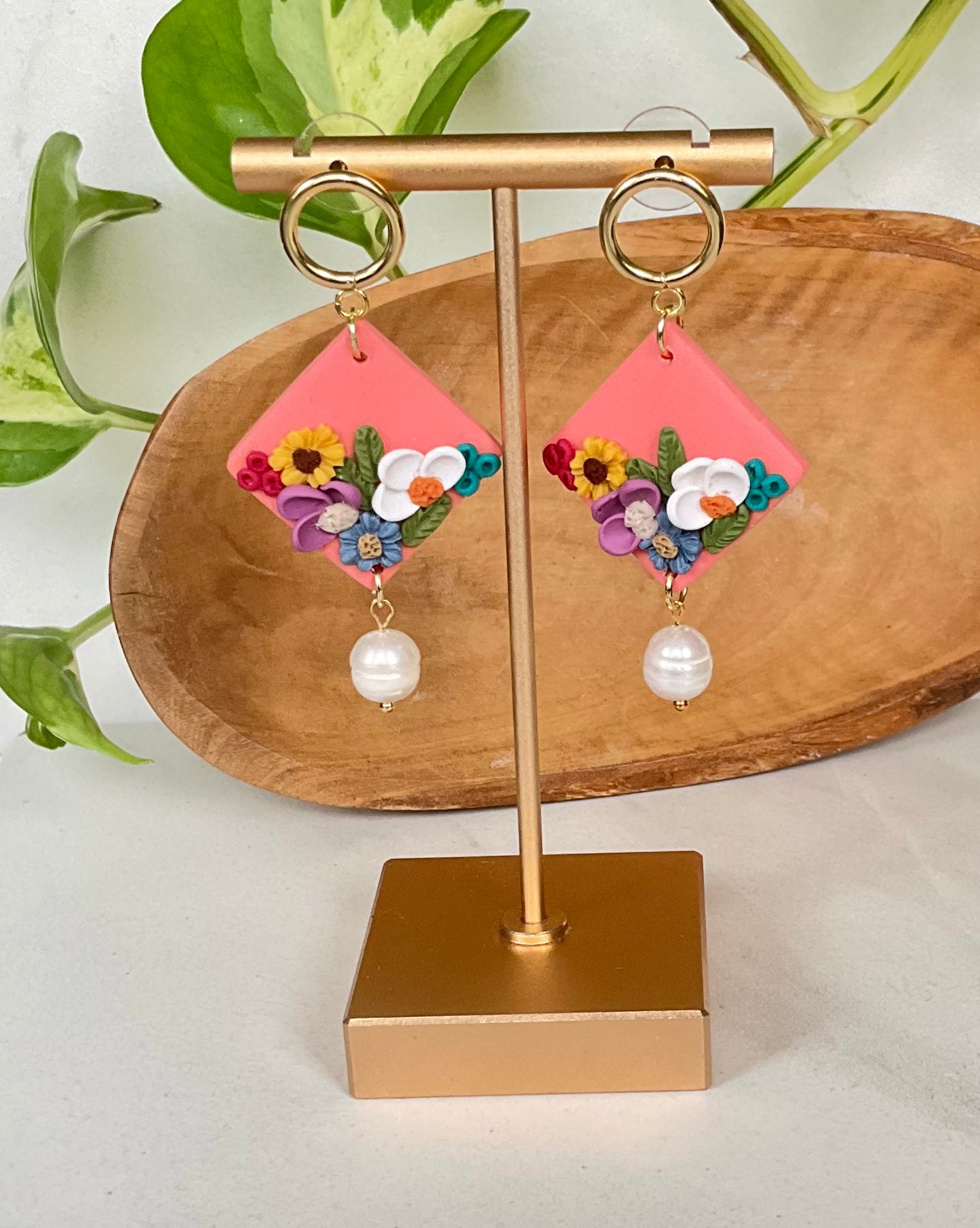 Botanical Simplicity in Multiple Colors with Metal and Pearl Detail
